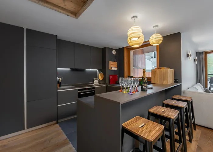 Moderne - Village - Aux Pieds Avec Parking Et Wifi - Fr-1-562-26